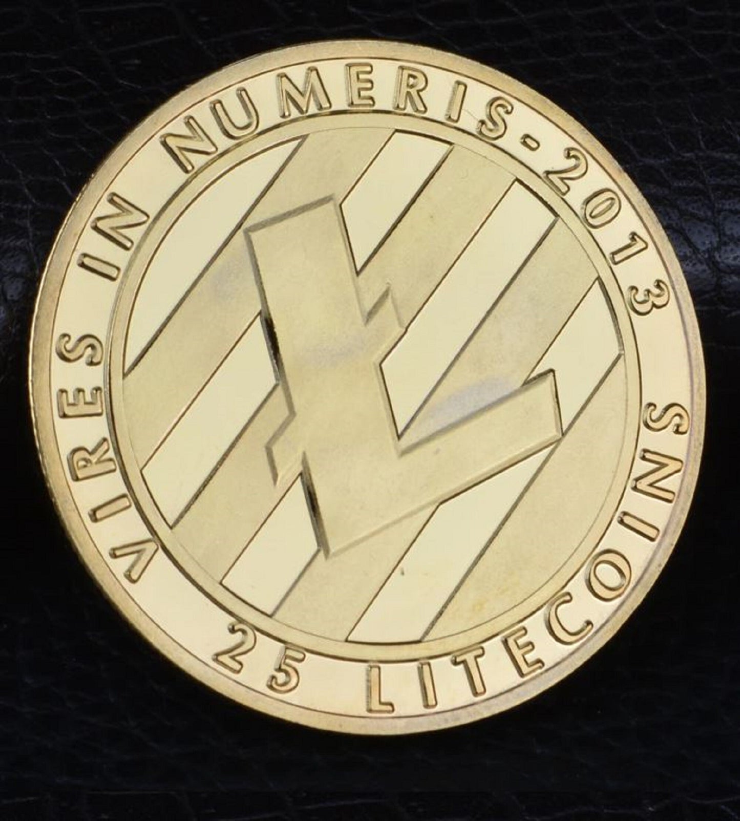 Litecoin Crypto Currency Keychain Ring Gold Color - Metal Crypto Coins - Cryptocurrency - Collectable - Souvenir - Token Litecoin to Moon!