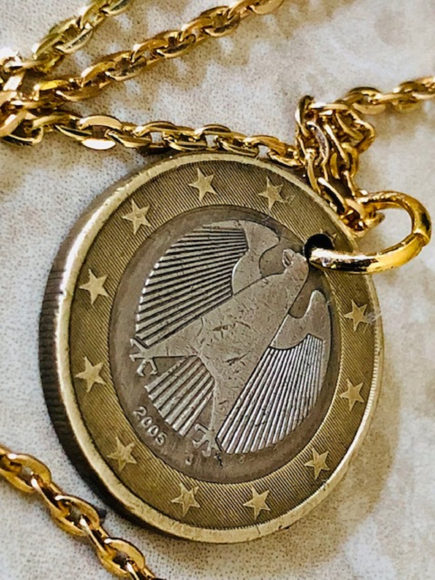 United Kingdom Coin Necklace England One Euro UK Pendant Personal Old Handmade Jewelry Gift Friend Charm For Him Her World Coin Collector