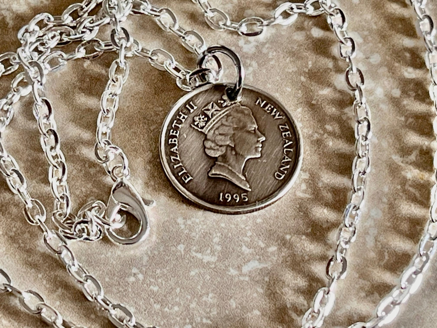 New Zealand Pendant Coin Necklace 5 Cent Tuatara Lizard New Zealander Personal Jewelry Gift Friend Charm For Him Her World Coin Collector