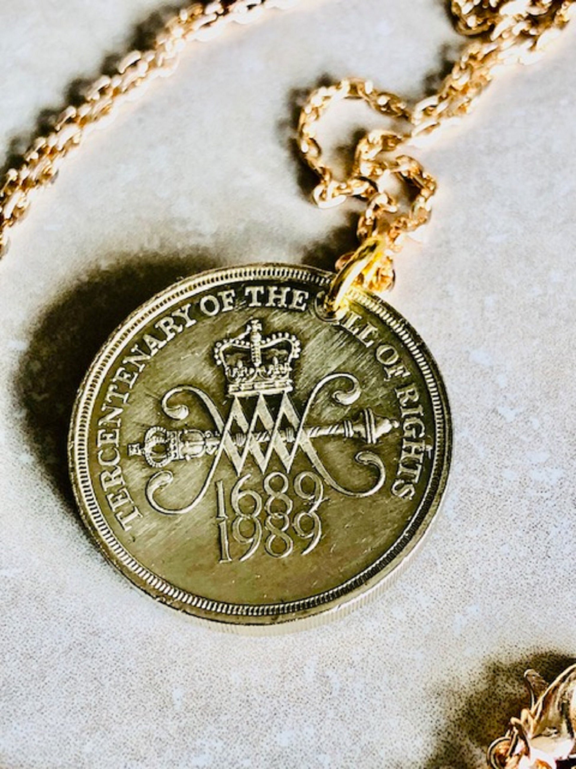 British Bill Of Rights 2 Pound 1989 Coin United Kingdom Queen Elizabeth Jewelry Personal Necklace Gift Friend Charm Him Her World Collector