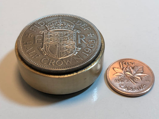UK Coin Pillbox British Half Crown Vintage Antique Stash Snuff Box, Tobacco Box, Keepsake, Men's Gift Jewelry, World Coin Collector