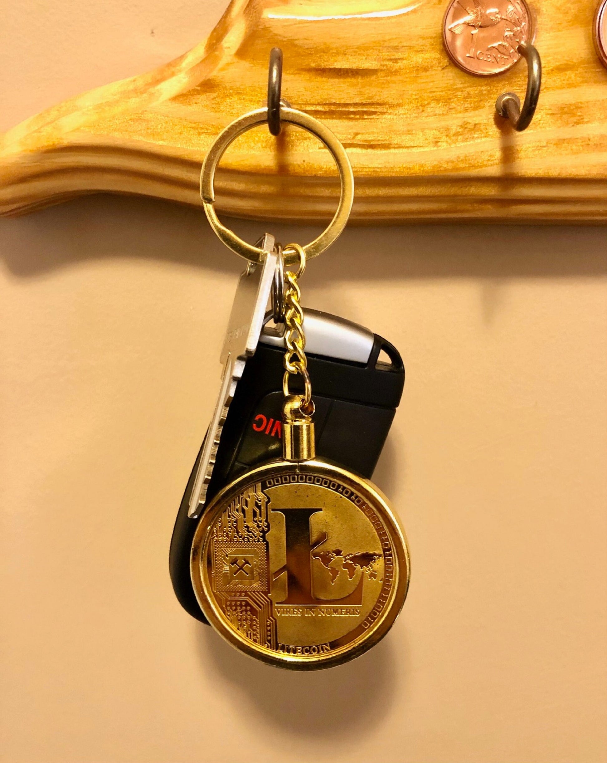 Litecoin Crypto Currency Keychain Ring Gold Color - Metal Crypto Coins - Cryptocurrency - Collectable - Souvenir - Token Litecoin to Moon!