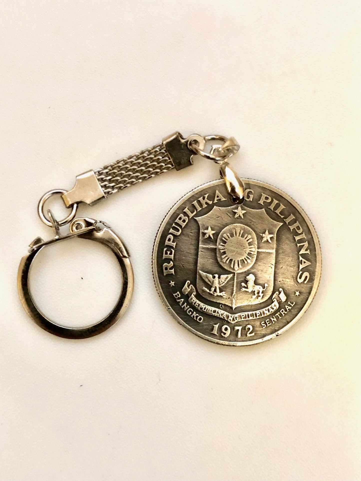 Philippines Coin Keychain 1 Piso Republika Ng Pilipinas Personal Necklace Vintage Jewelry Gift Friend Charm For Him Her World Coin Collector