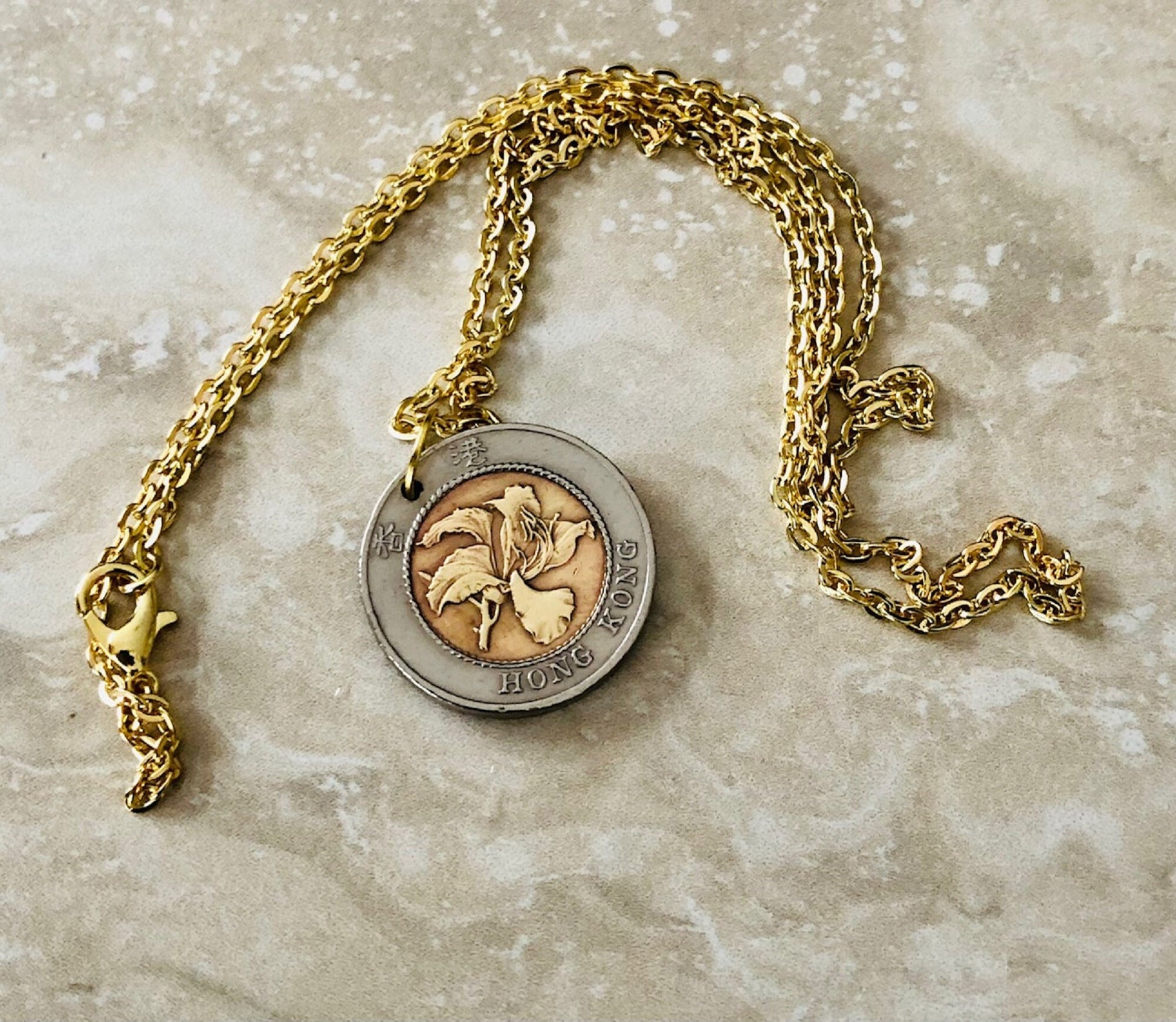 Hong Kong Coin Necklace 10 Dollars Bi-Metallic Pendant China Vintage Rare Coins Coin Enthusiast Fashion Accessory Handmade