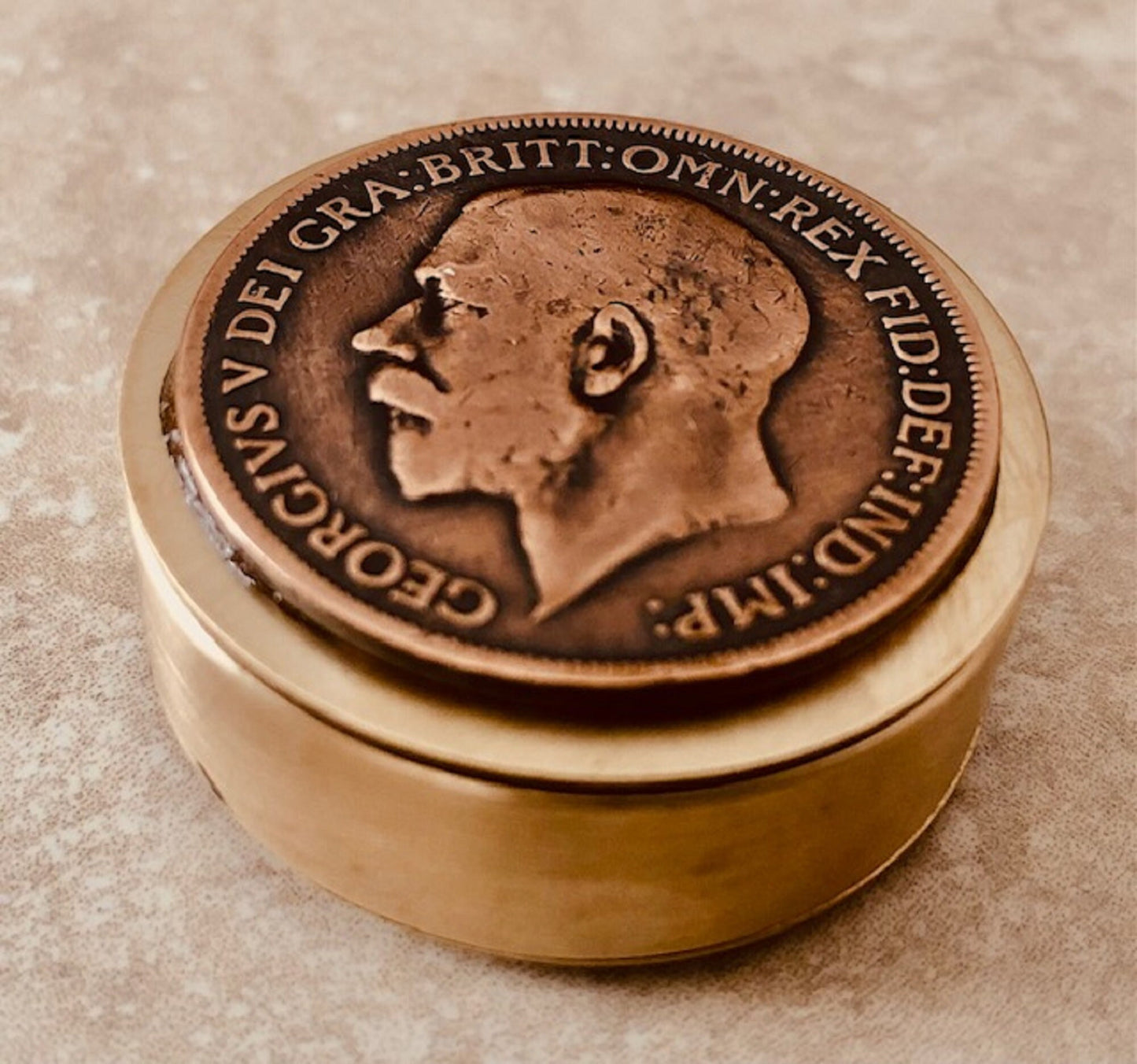 British Coin Pillbox Britain Large Penny Vitamins, Vintage Antique Stash Snuff Box, Box, Keepsake, Men's Gift, Jewelry World Coin Collector