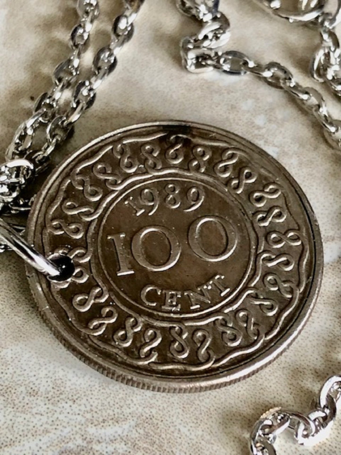 Africa 1989 One Hundred Cents Suriname Coin Necklace 50 Cents African Pendant Vintage Rare Coins Coin Enthusiast Fashion Accessory Handmade