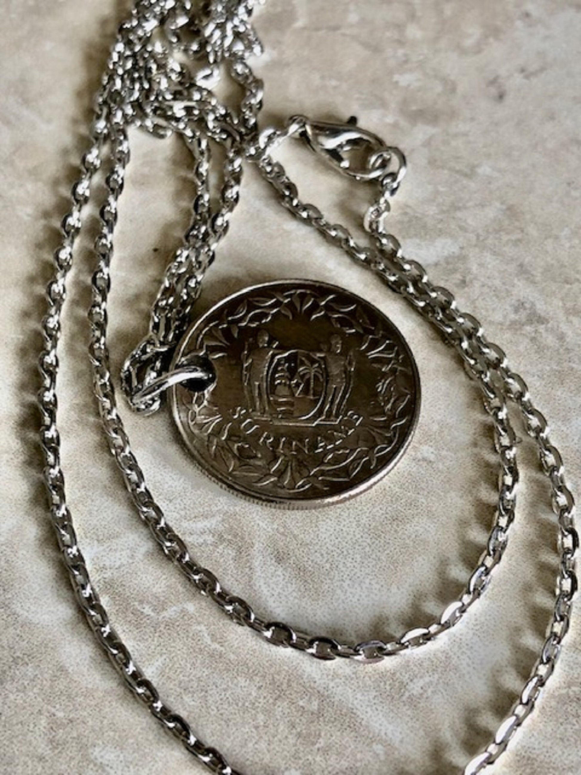 Africa 1989 One Hundred Cents Suriname Coin Necklace 50 Cents African Pendant Vintage Rare Coins Coin Enthusiast Fashion Accessory Handmade