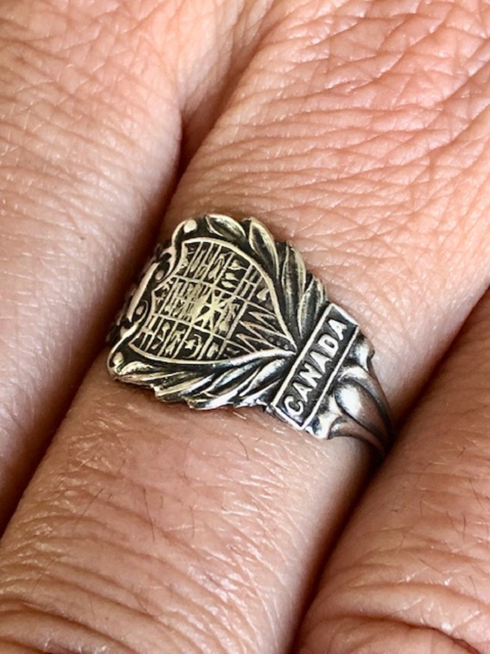 Canada Crest 925 Sterling Silver Spoon Ring, Classic Vintage Silverware Jewelry, Crest Symbols, Canadian Province, Art Deco Ring, Adjustable