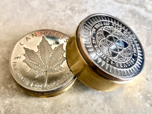 Cannabis Pillbox Replica Silver Coin Vintage Vitamin Antique Stash Snuff Box, Tobacco Box Keepsake, Men's Gift Jewelry World Coin Collector