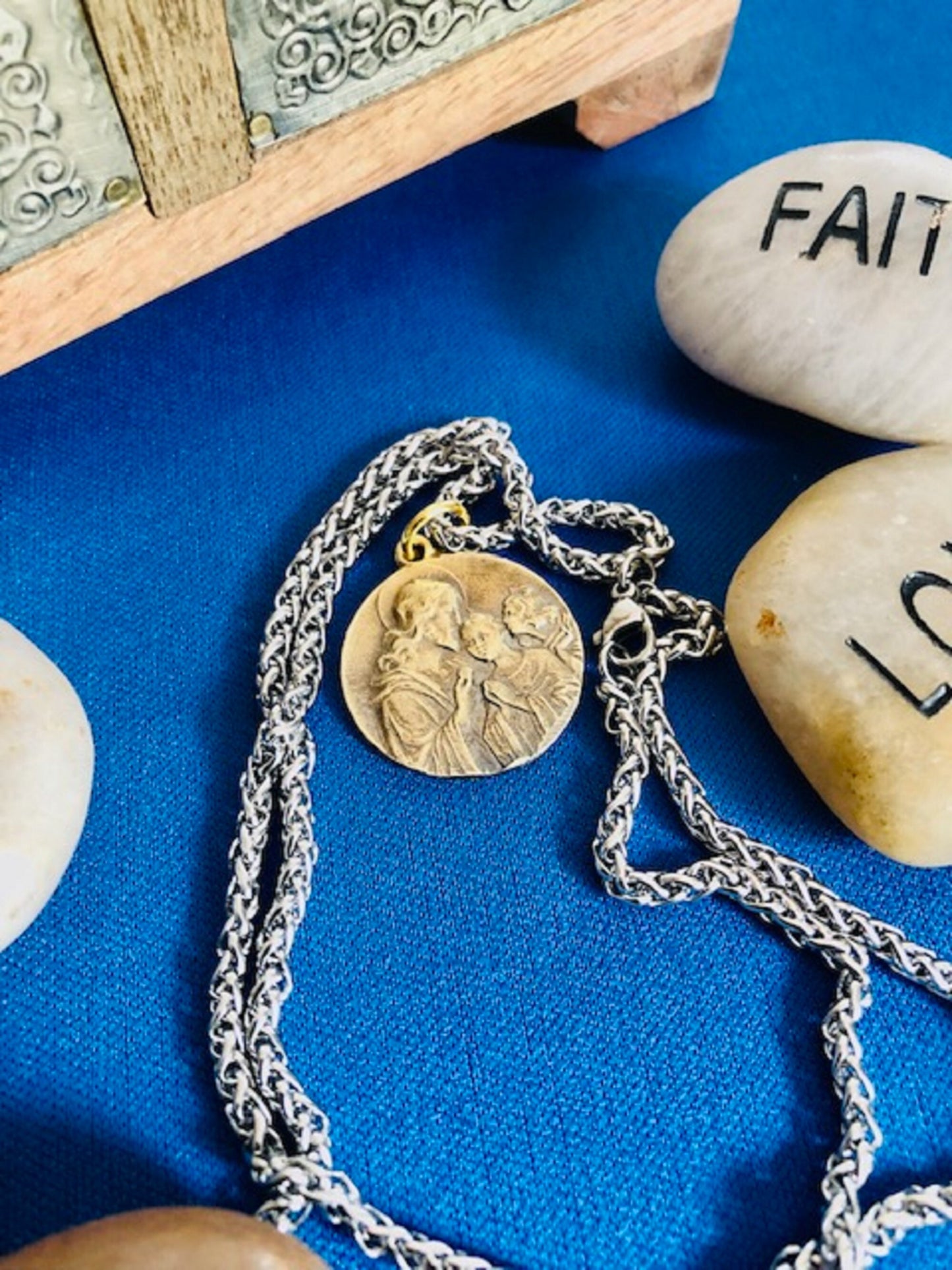 Communion Jesus and His Followers Faith Wax Seal Antique Brass Pendant-Transformation, Jewelry from Antique Wax Seal Charm Fascinations 125