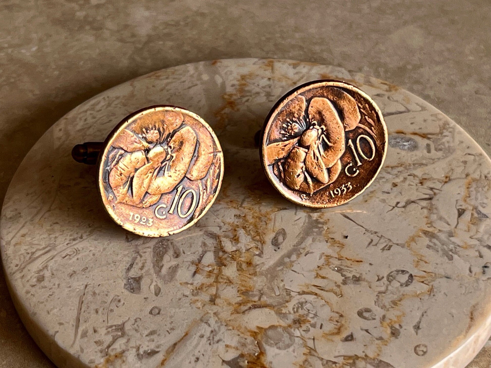 Italy Coin Cufflinks Italian 10 Lira Bee and Flower Cuff Links Personal Handmade Jewelry Gift Friend Charm For Him Her World Coin Collector