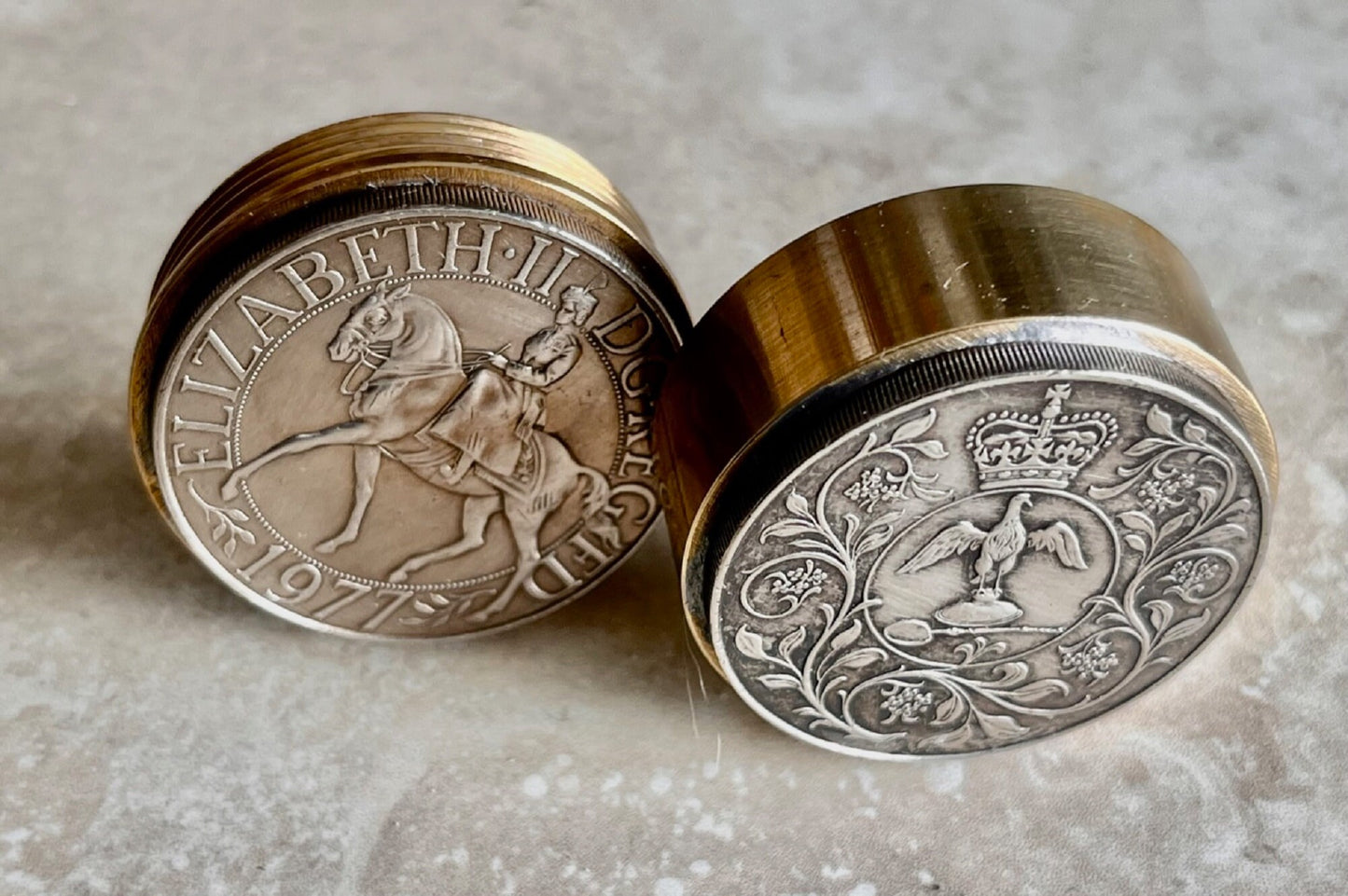 Queen Elizabeth II 1977 Pillbox Silver Jubilee Antique Stash Snuff Box, Keepsake, Men's Gift, Jewelry, World Coin Collector